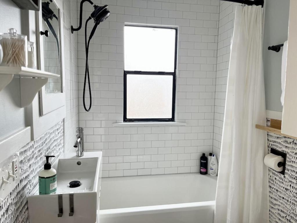 Modern 2 Bedroom Farmhouse Cottage With Hot Tub In Snohomish Luaran gambar