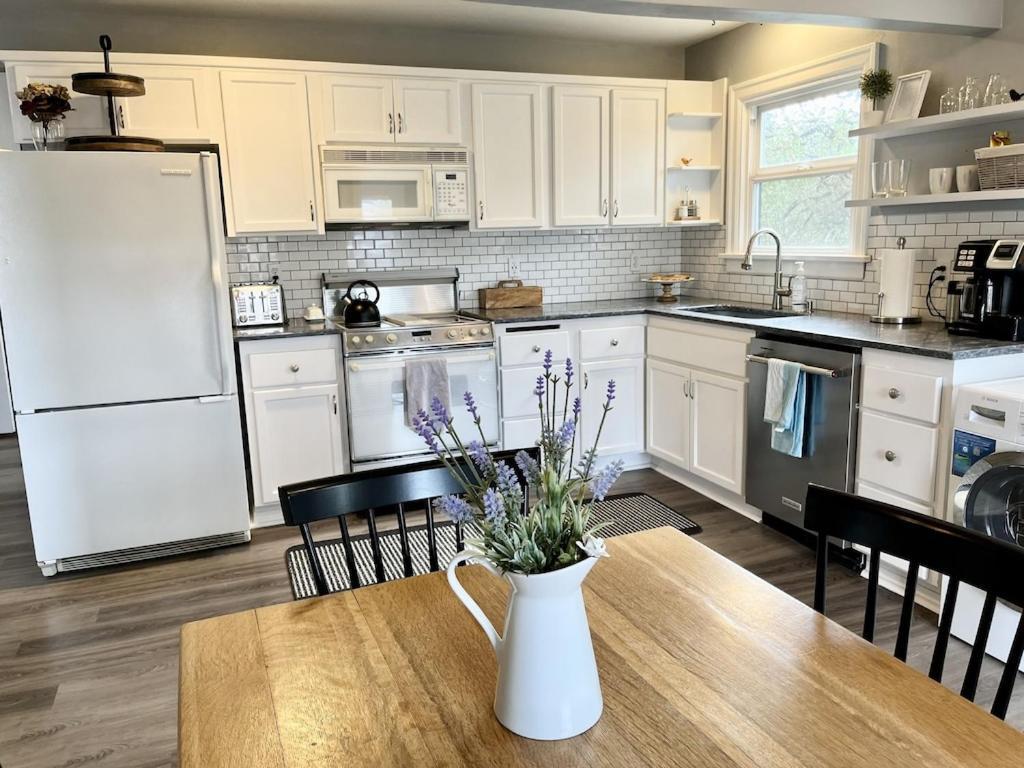 Modern 2 Bedroom Farmhouse Cottage With Hot Tub In Snohomish Luaran gambar